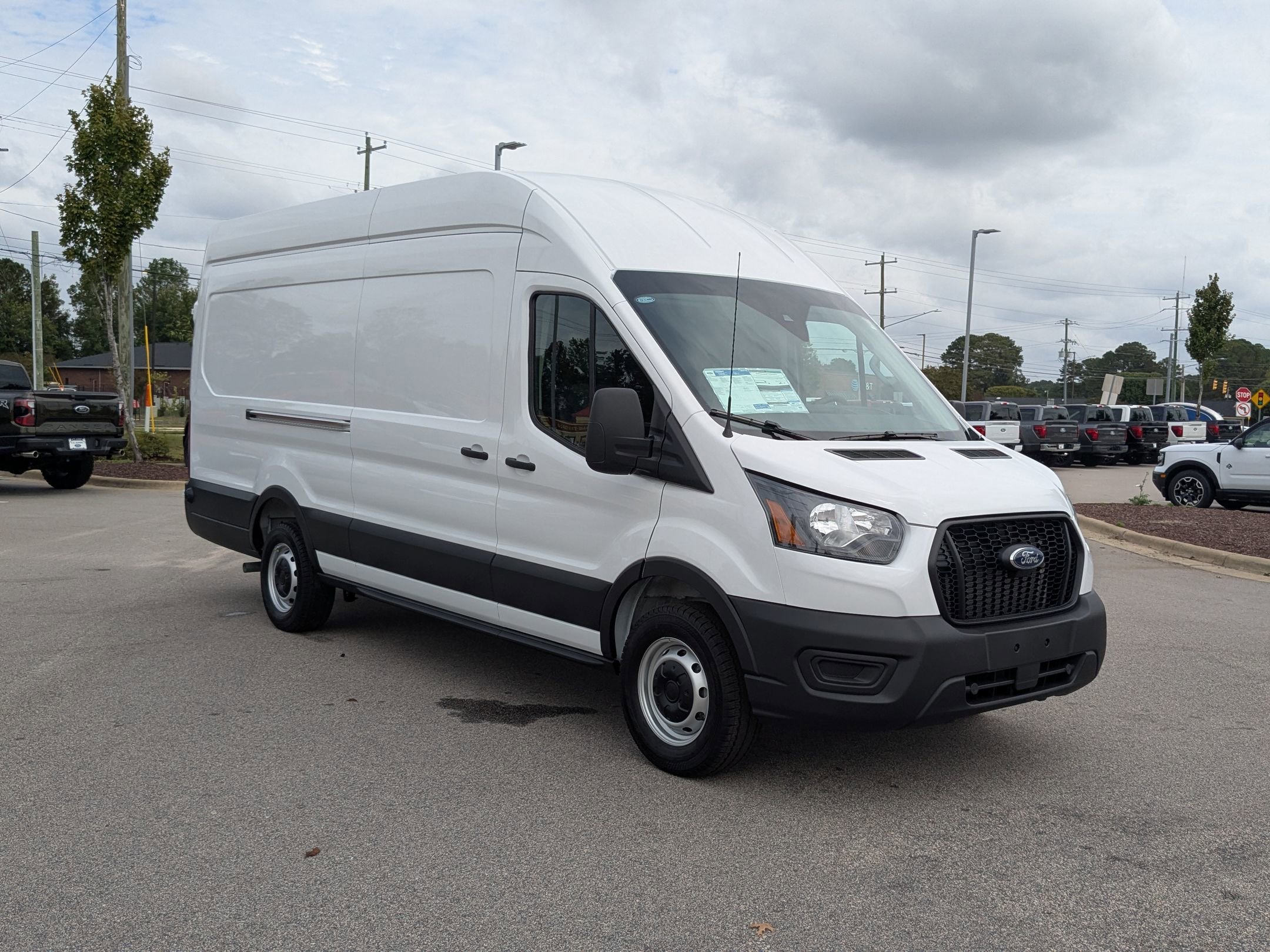 2025 Ford Transit Cargo Van photo 4