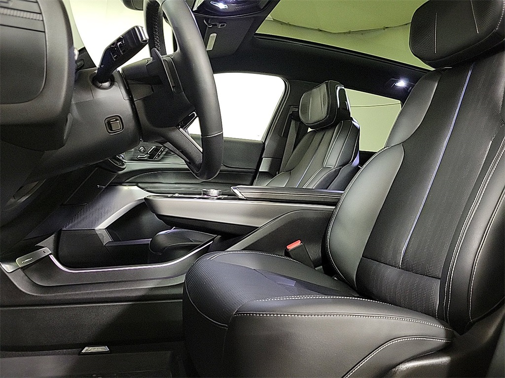 2024 CADILLAC LYRIQ - Image 10