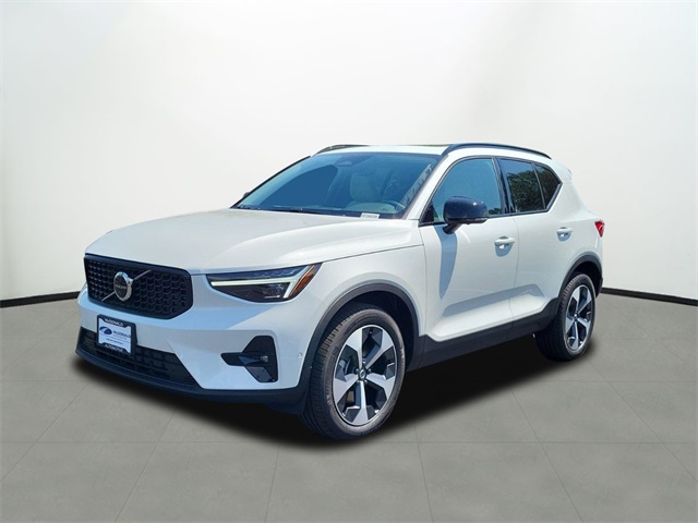 2026 Volvo XC40 Plus's photo