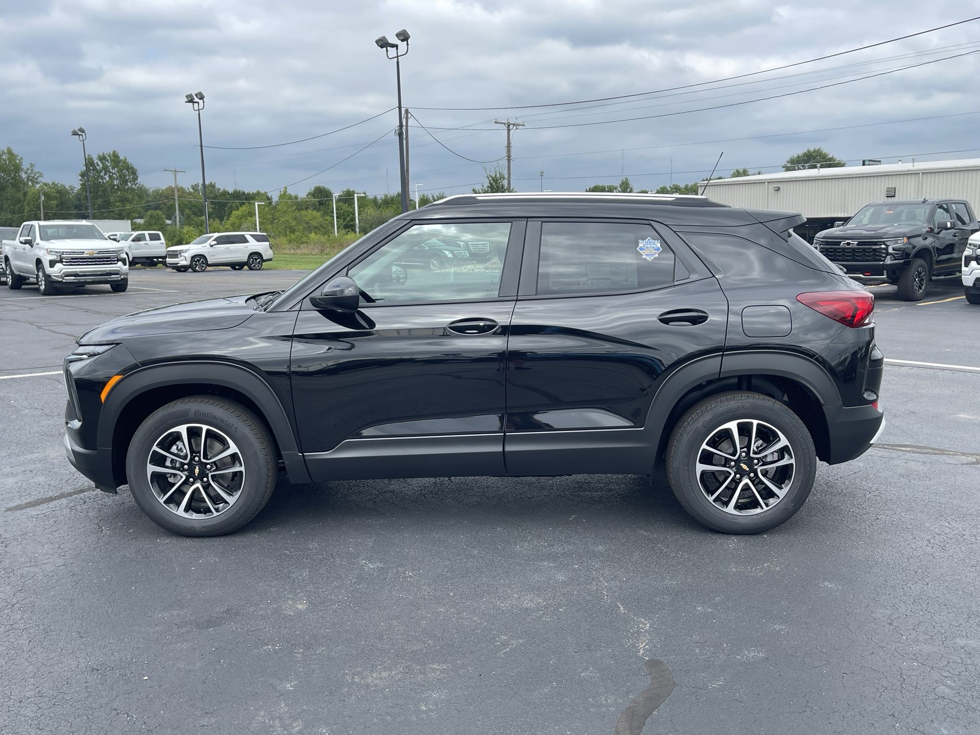2026 Chevrolet Trailblazer LT photo 2