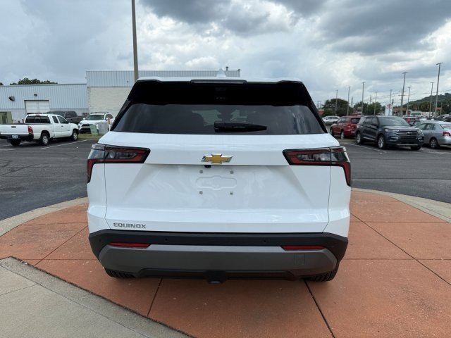 2026 Chevrolet Equinox LT photo 4