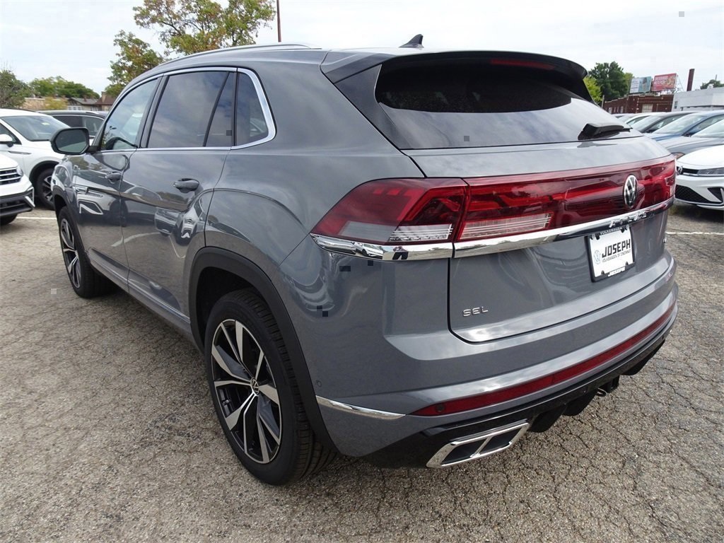 2024 Volkswagen Atlas Cross Sport SEL Premium R-Line photo 3