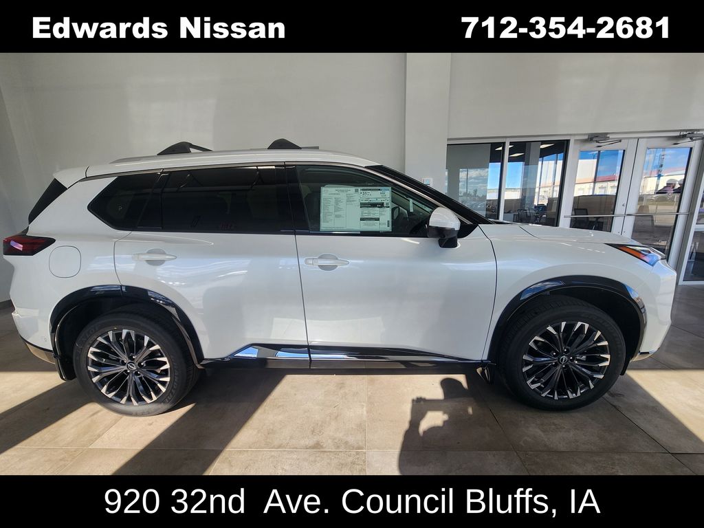 2026 Nissan Rogue Platinum's photo