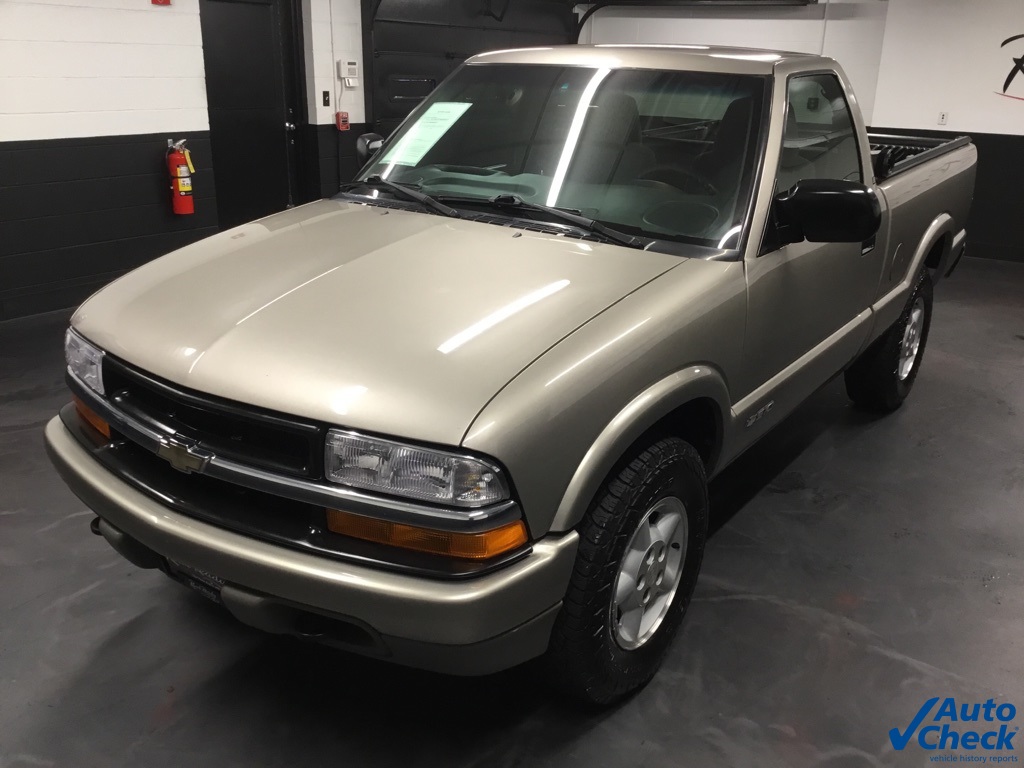 2000 Chevrolet S-10 Pickup photo 6