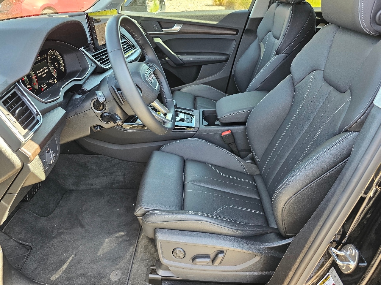 2025 Audi Q5 45 S line Premium Plus photo 2