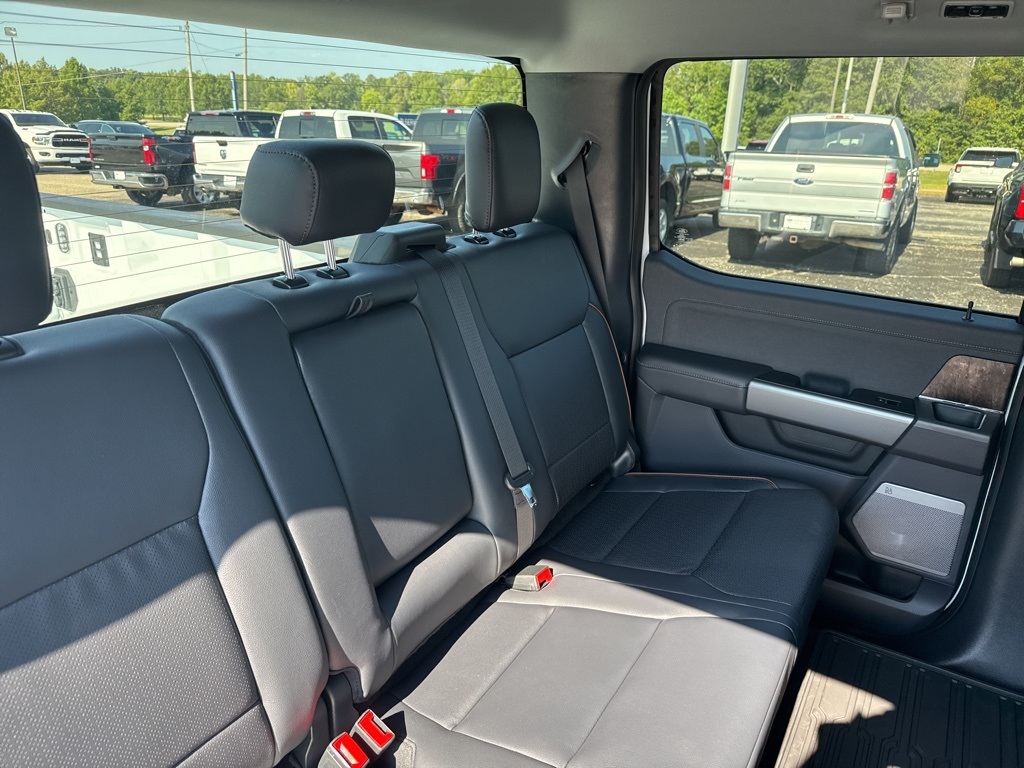 2026 Ford F-250 Lariat photo 12