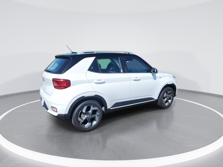 2023 Hyundai Venue Limited photo 7