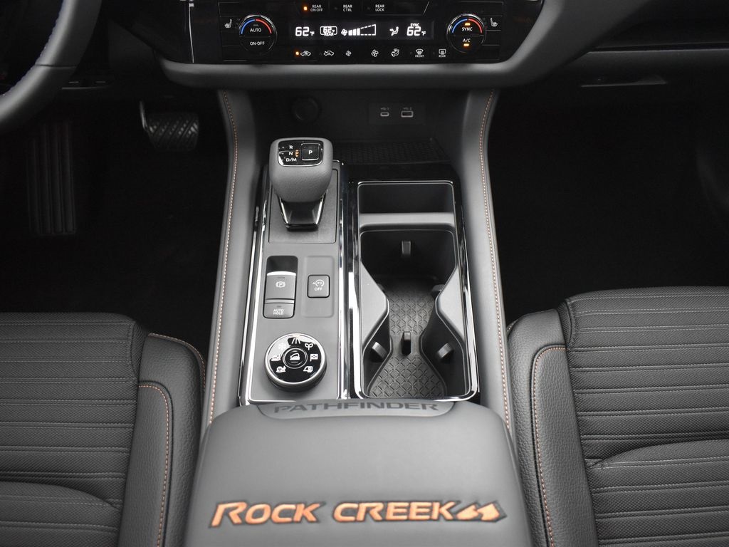 2025 Nissan Pathfinder Rock Creek photo 12