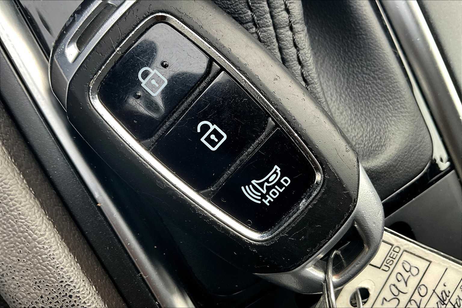 2020 Hyundai Santa Fe SEL photo 11