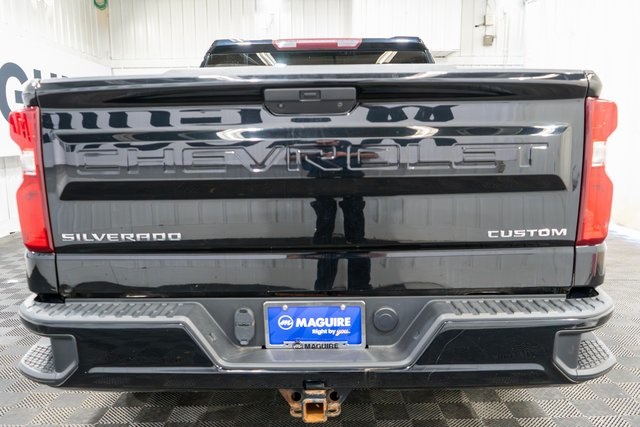 2020 Chevrolet Silverado 1500 Custom photo 2