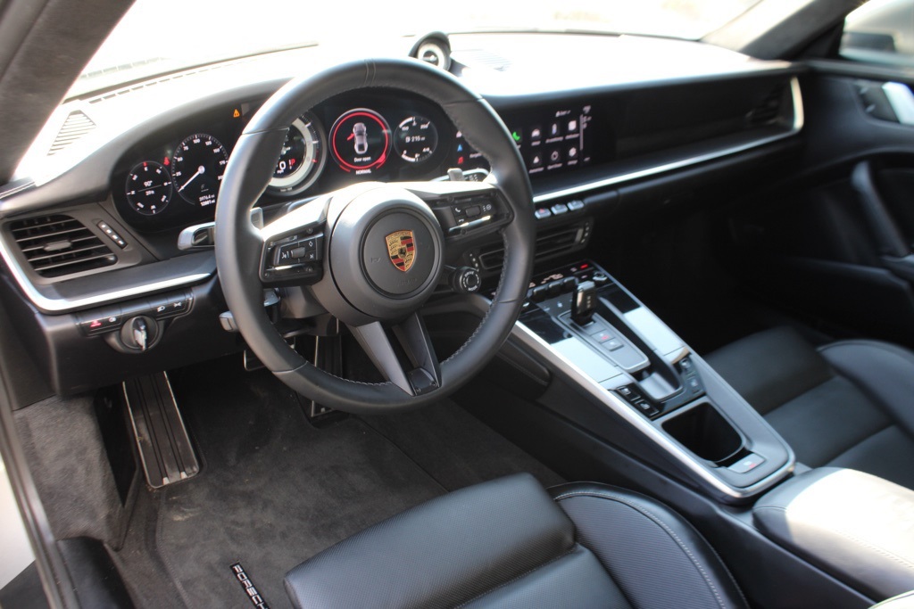 2022 Porsche 911 GTS Coupe photo 4