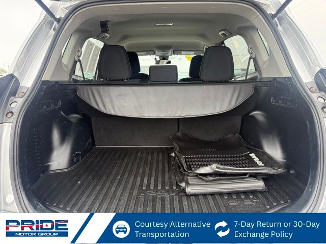 2018 Toyota RAV4 LE photo 15
