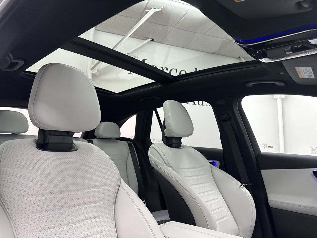 2026 Mercedes Benz GLC 300 photo 27