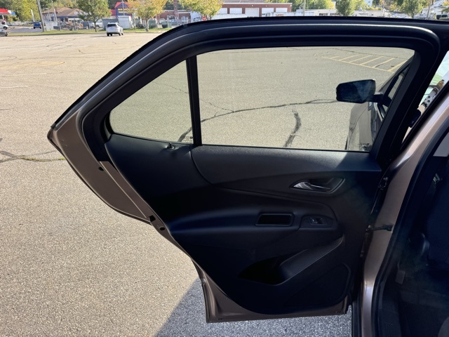 2018 Chevrolet Equinox LT photo 16