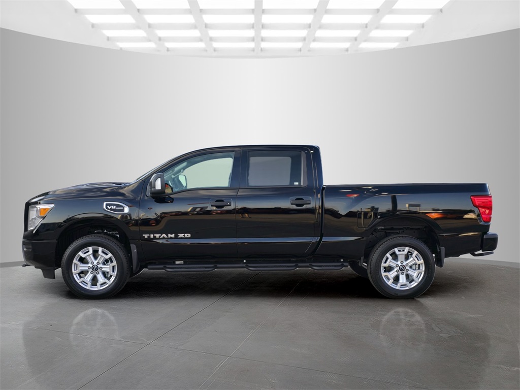 2024 Nissan Titan SV photo 2