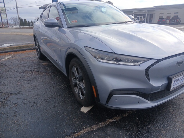 2022 Ford Mustang-Mach-e Select's photo