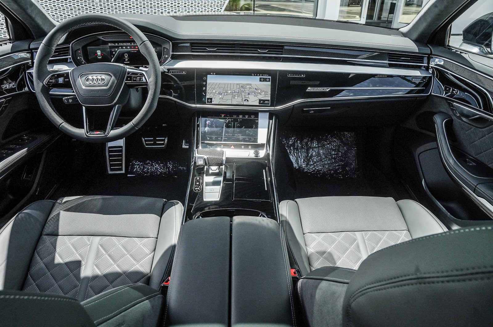 2025 Audi S8 4.0T photo 5