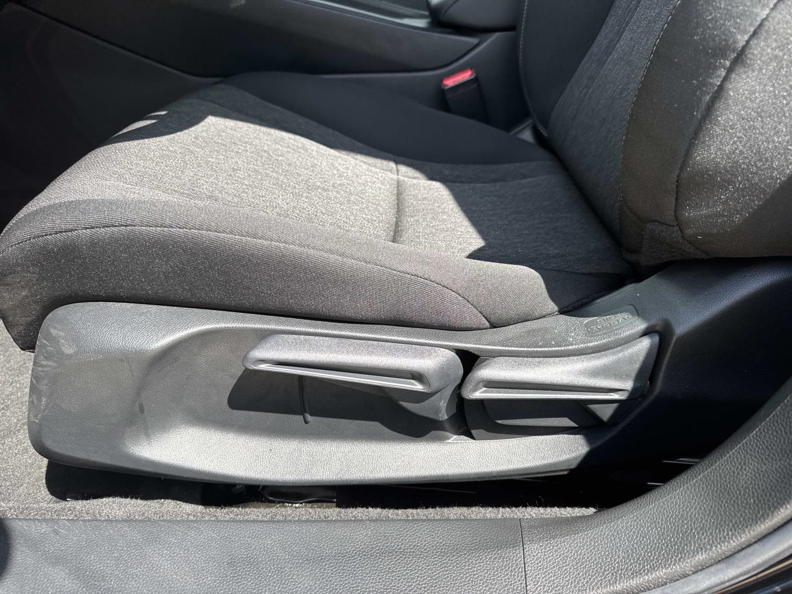 2025 Honda Accord LX photo 12