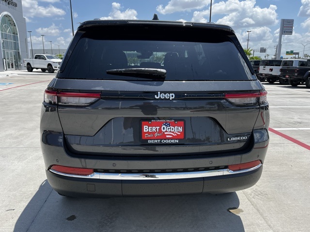 2025 Jeep Grand Cherokee Laredo X photo 6