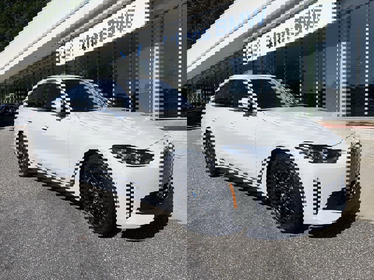 2025 BMW i4 40's photo