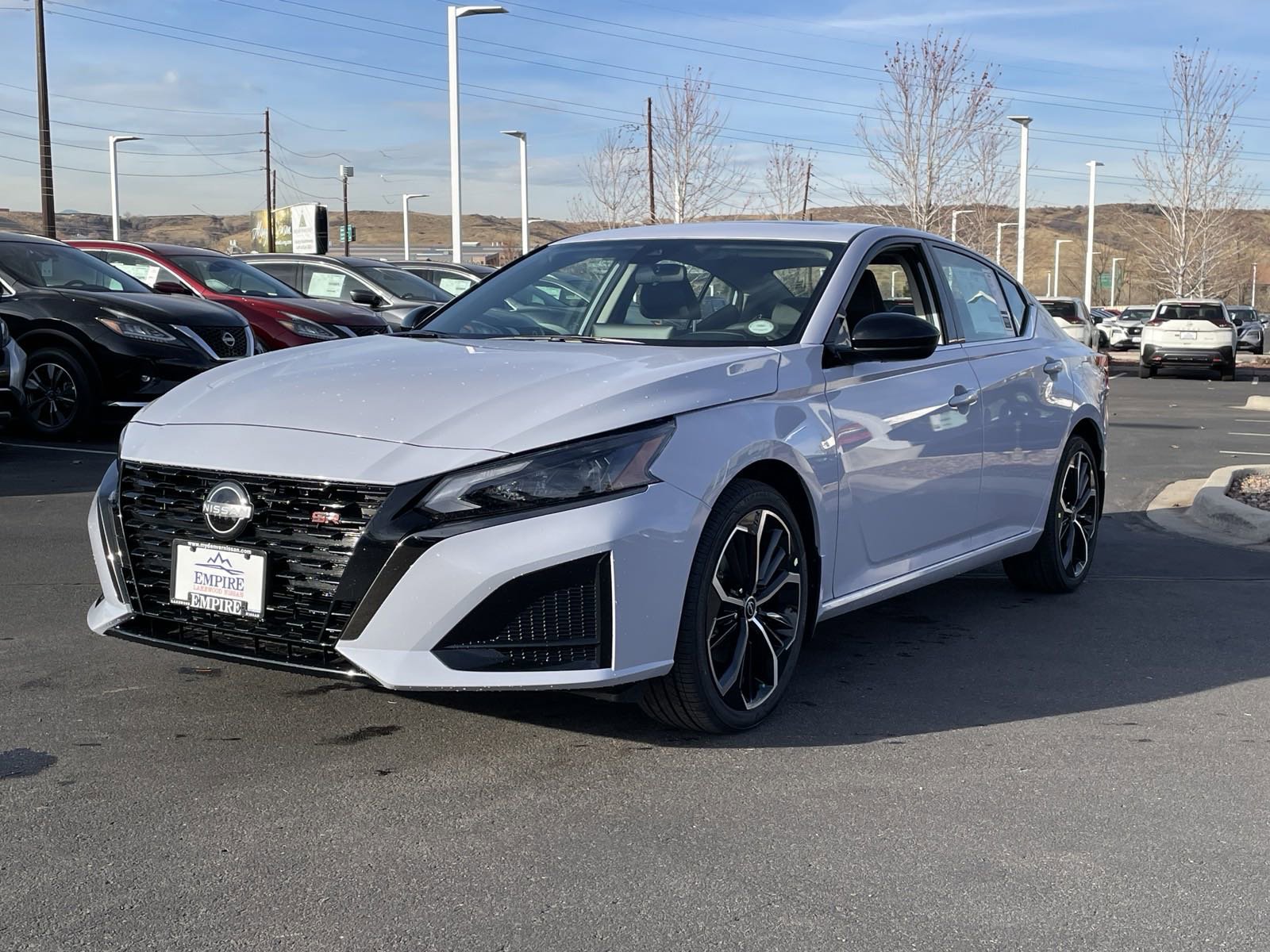 2025 Nissan Altima SR photo 4