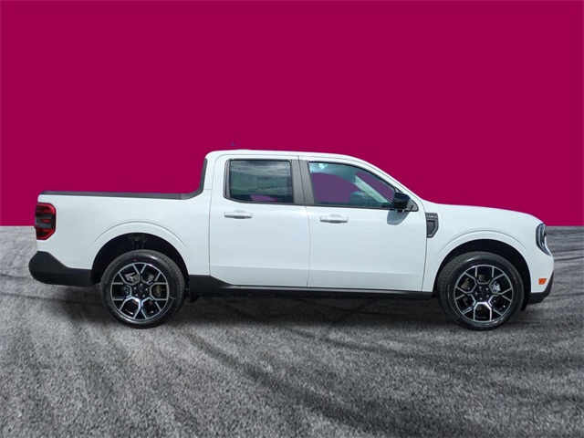 2025 Ford Maverick Lariat photo 2