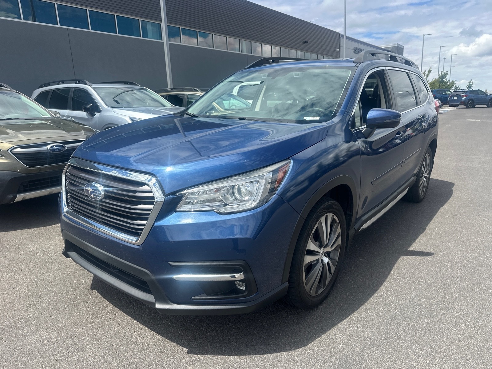 Used 2021 Abyss Blue Pearl Subaru Limited image 1