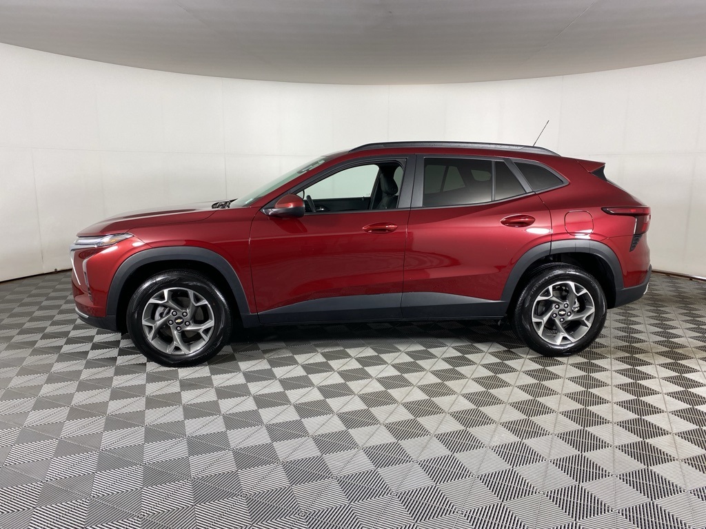 2024 Chevrolet Trax LT photo 4