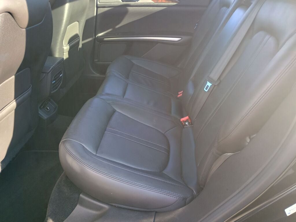 2013 Lincoln MKZ photo 17