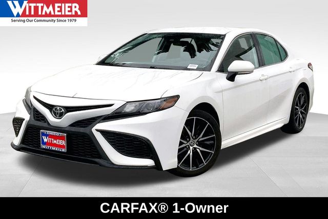 2023 Toyota Camry SE Nightshade's photo