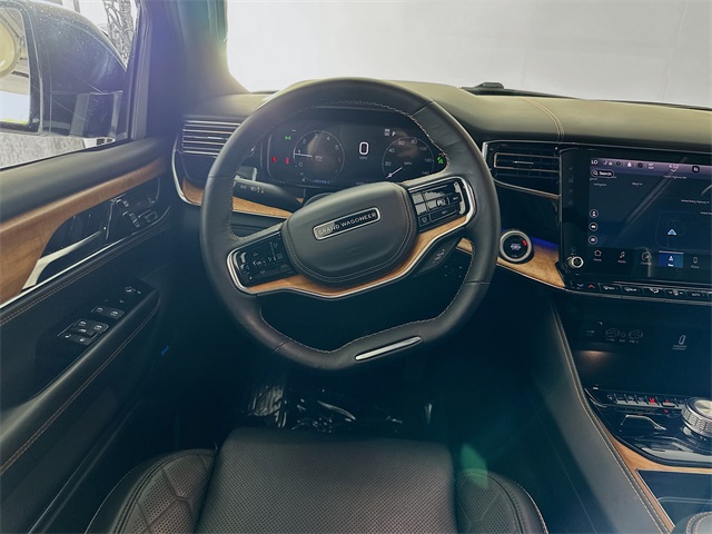 2024 Jeep Wagoneer L Series III photo 22