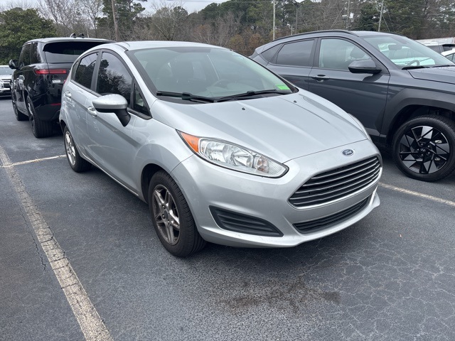 2019 Ford Fiesta SE's photo