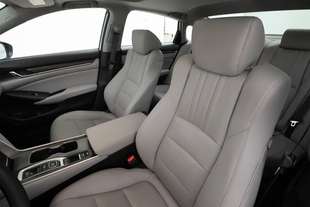 2018 Honda Accord Touring 2.0T photo 11