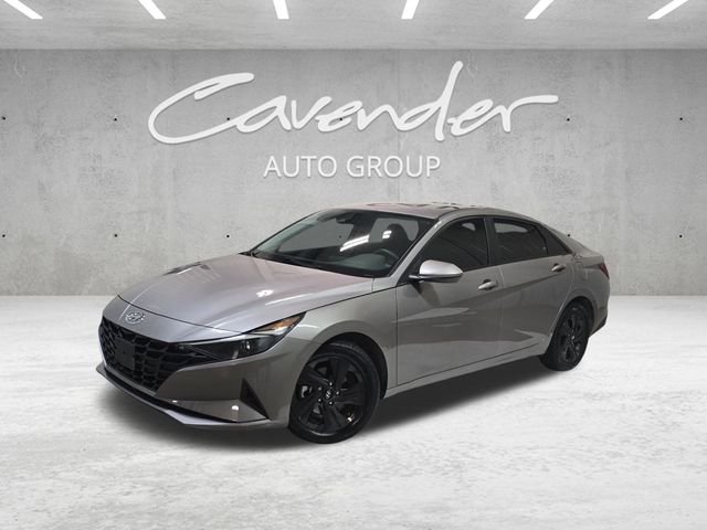 2022 Hyundai Elantra SEL's photo