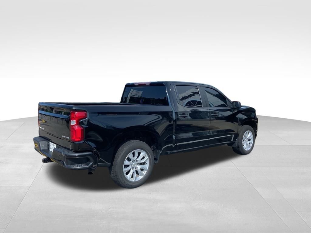 2022 Chevrolet Silverado 1500 Custom photo 2