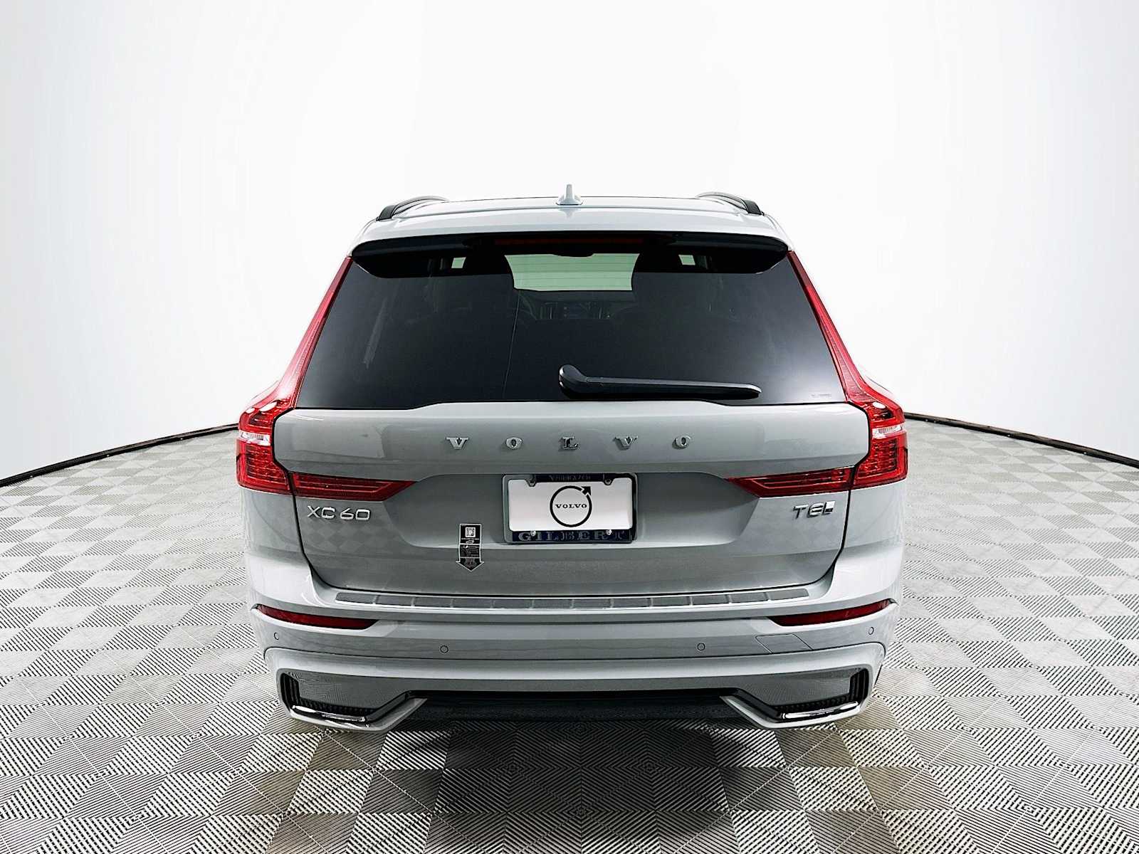 2025 Volvo XC60 T8 Plus photo 5