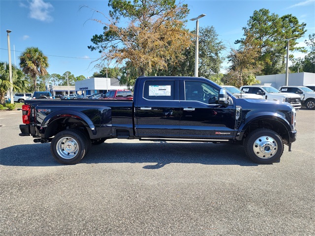 2025 Ford F-450 Platinum photo 2