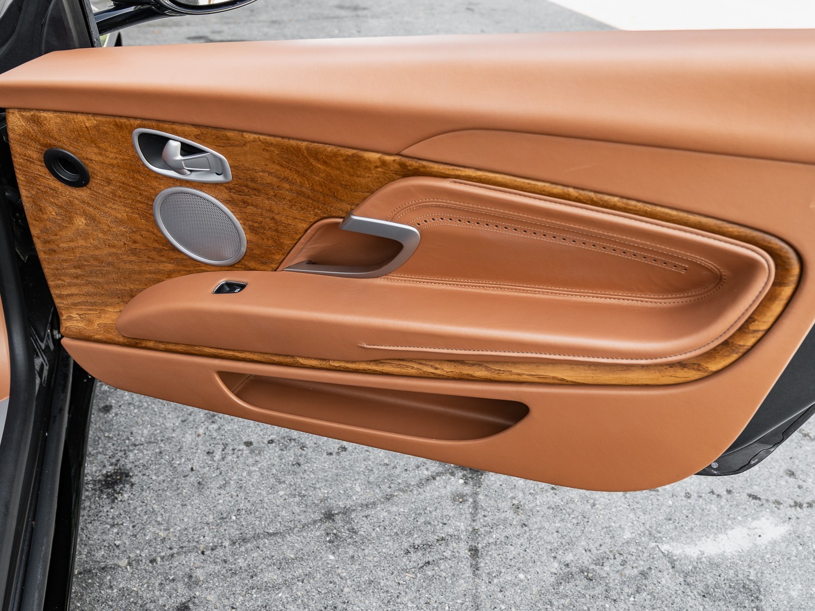 2019 Aston Martin DB11 AM5 photo 43