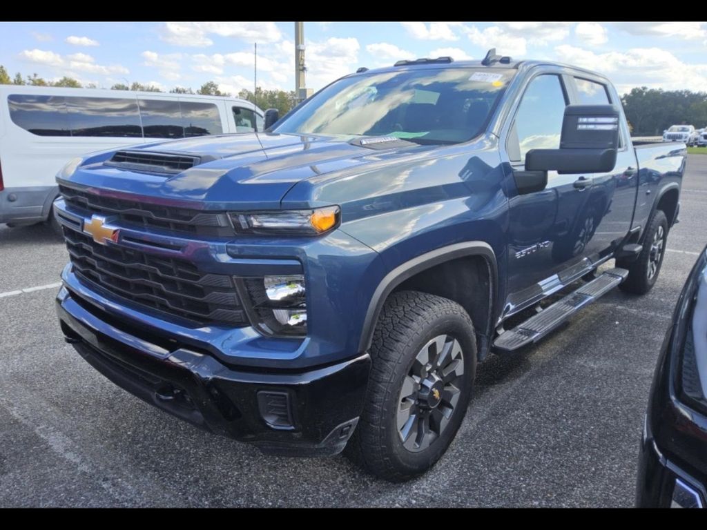 2024 Chevrolet Silverado 2500HD Custom's photo