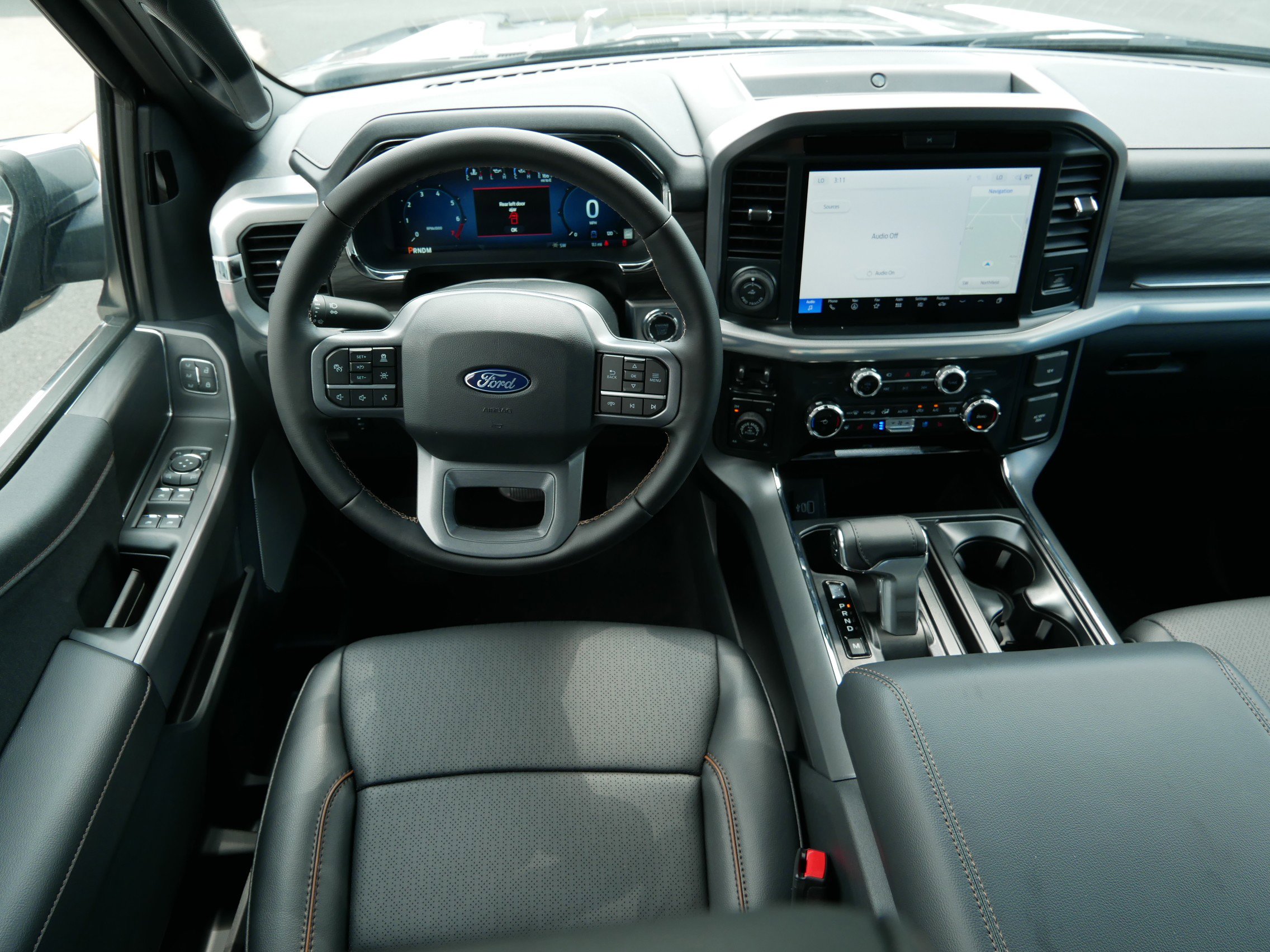 2025 Ford F-150 Lariat photo 12