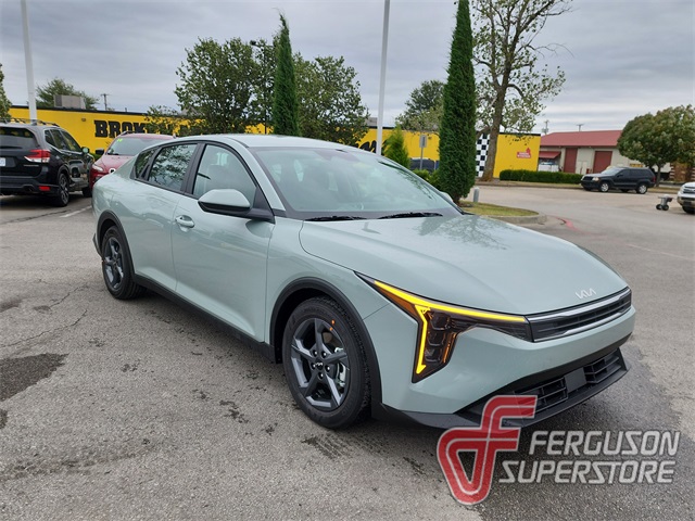 2025 Kia K4 LXS