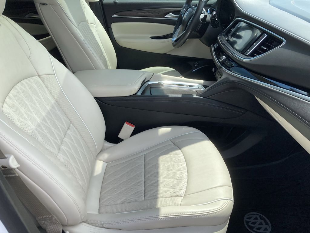 2022 Buick Enclave Avenir photo 33