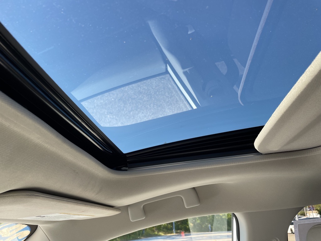 2024 Toyota Sienna LE photo 10