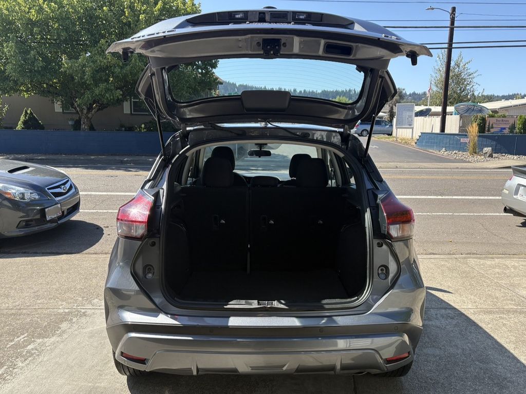 2024 Nissan Kicks SV photo 8
