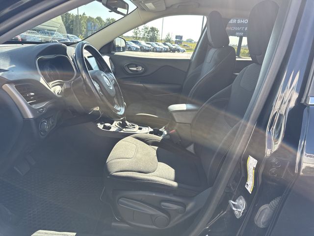 2016 Jeep Cherokee Latitude photo 4