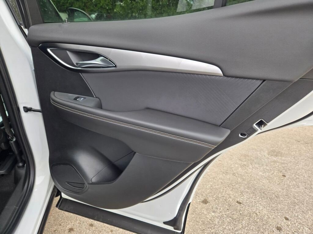 2025 Buick Envision Sport Touring photo 7