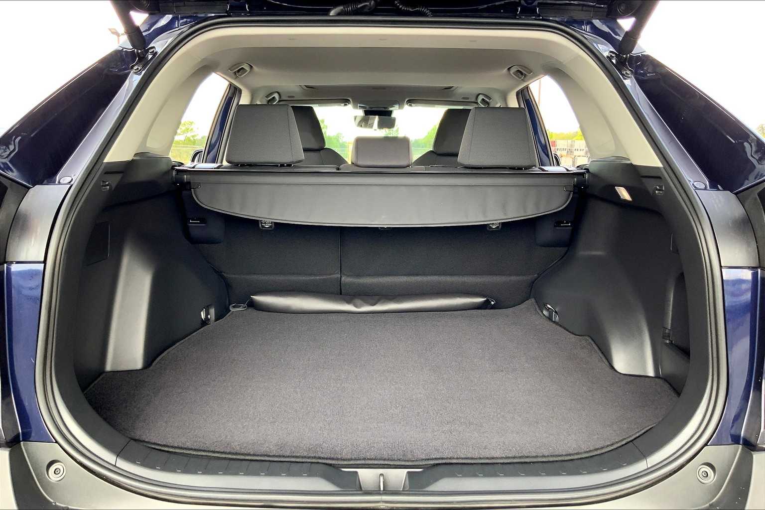 2024 Toyota RAV4 XLE photo 33