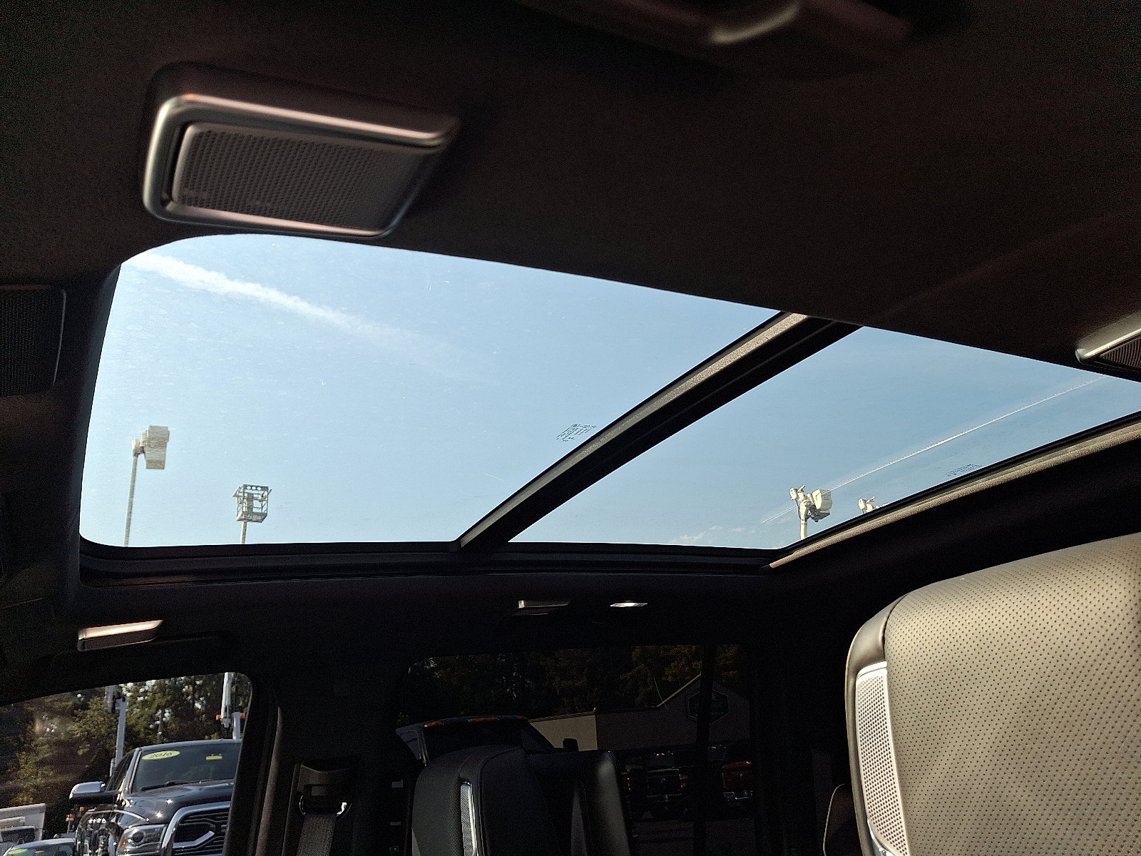 2024 Cadillac Escalade ESV V-Series photo 18
