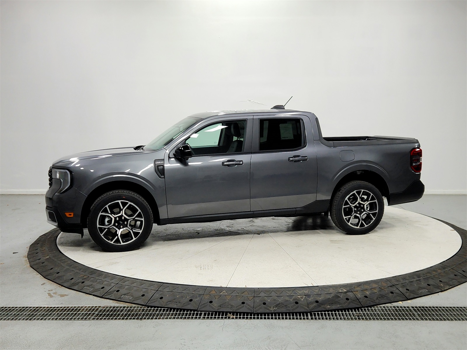 2025 Ford Maverick Lariat photo 4