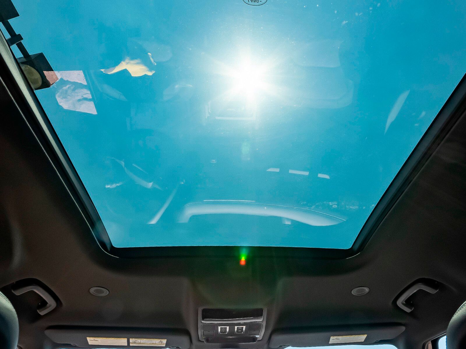 2024 Land Rover Defender 130 X-Dynamic SE photo 51